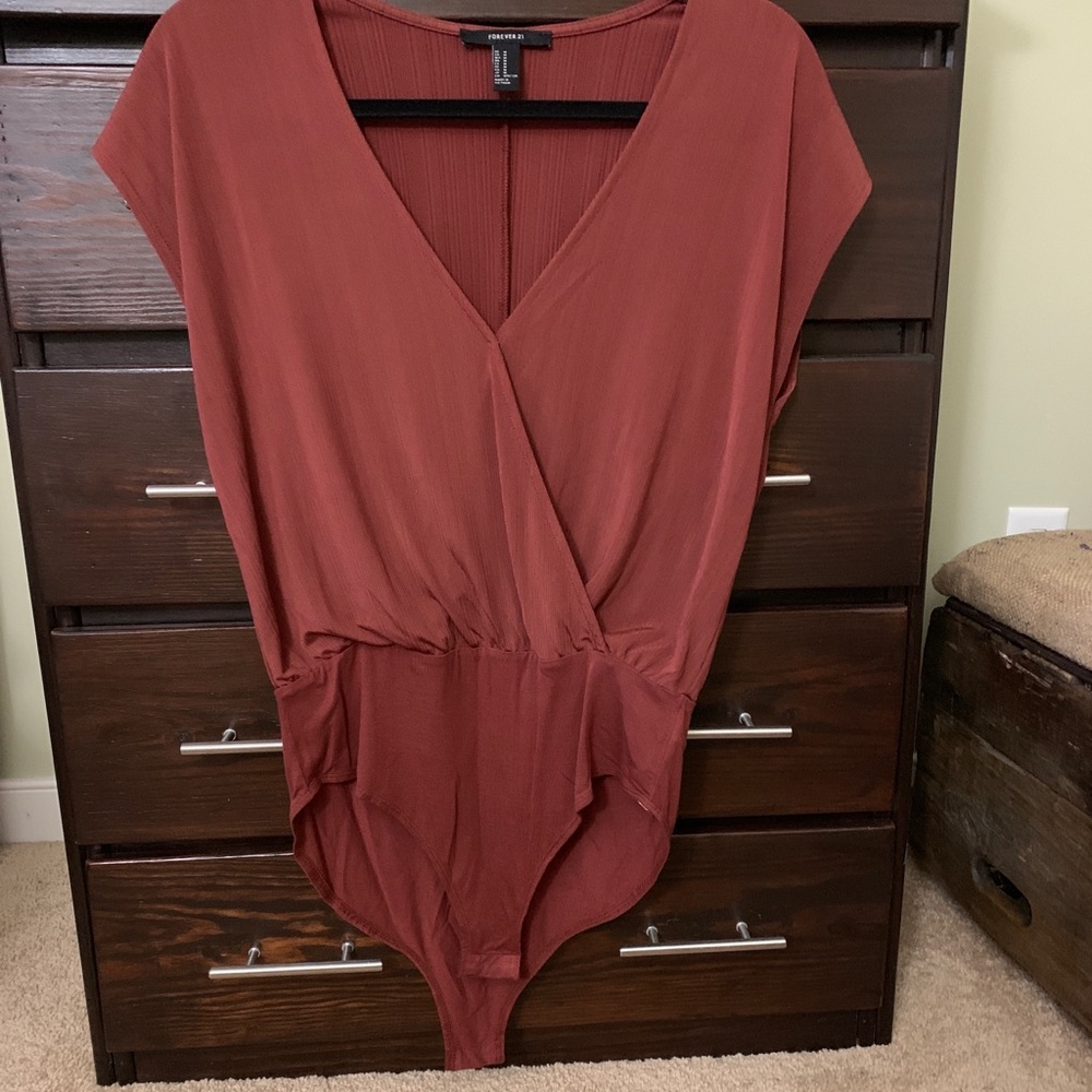 FOREVER 21 - Burnt Orange Bodysuit